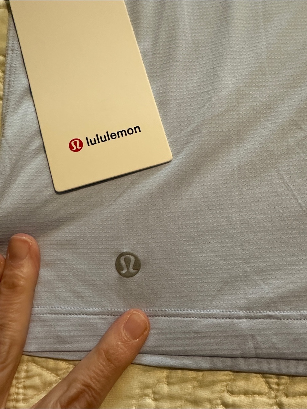 Lululemon Ultralight hip-length T- light blue - Picture 5 of 7